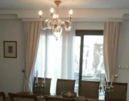 Privatna Vila S Bazenom *