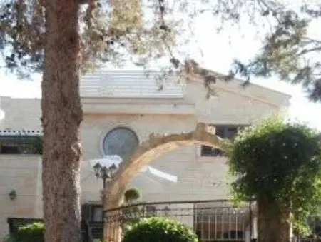 Privatna Vila S Bazenom